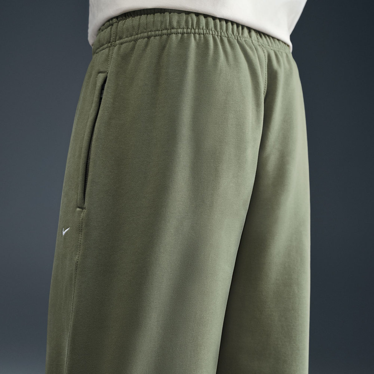 Nike Solo Swoosh Cuffed Fleece Pants - Medium Olive/White HV1088-222