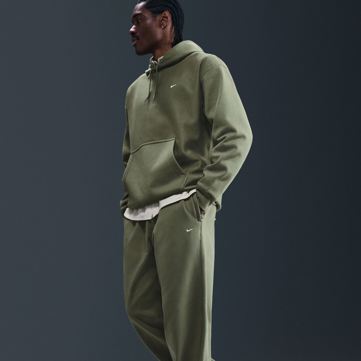 Nike Solo Swoosh Cuffed Fleece Pants - Medium Olive/White HV1088-222