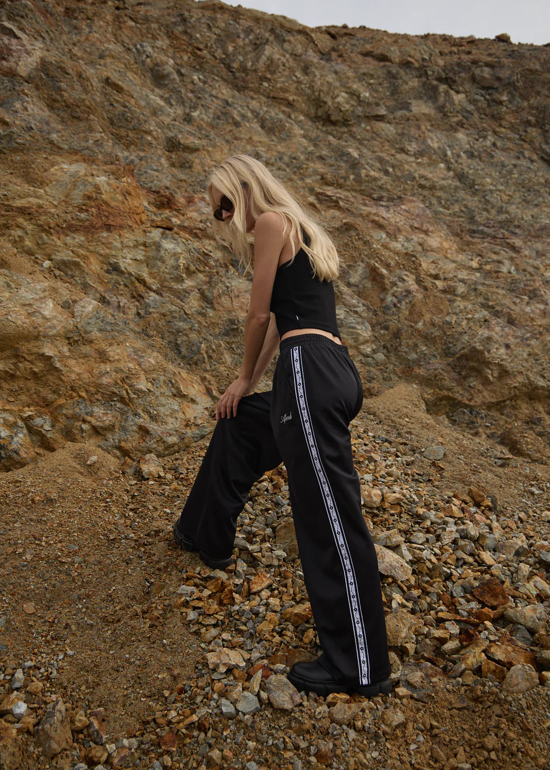 Afends W Thorn Bound Sweat Pants Black I Momentum - Momentum Clothing