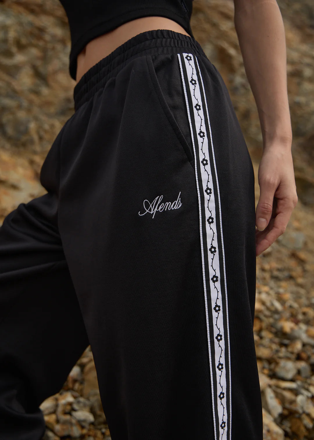 Afends W Thorn Bound Sweat Pants Black