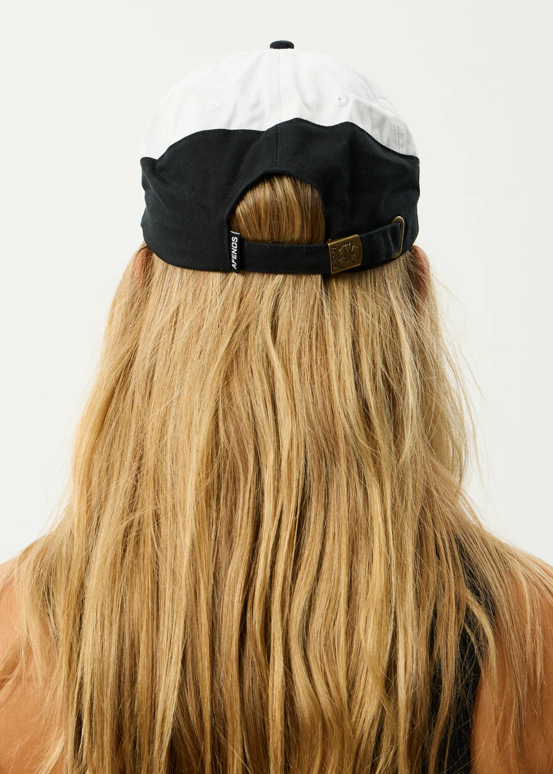 Afends Games Panelled Cap White/Black