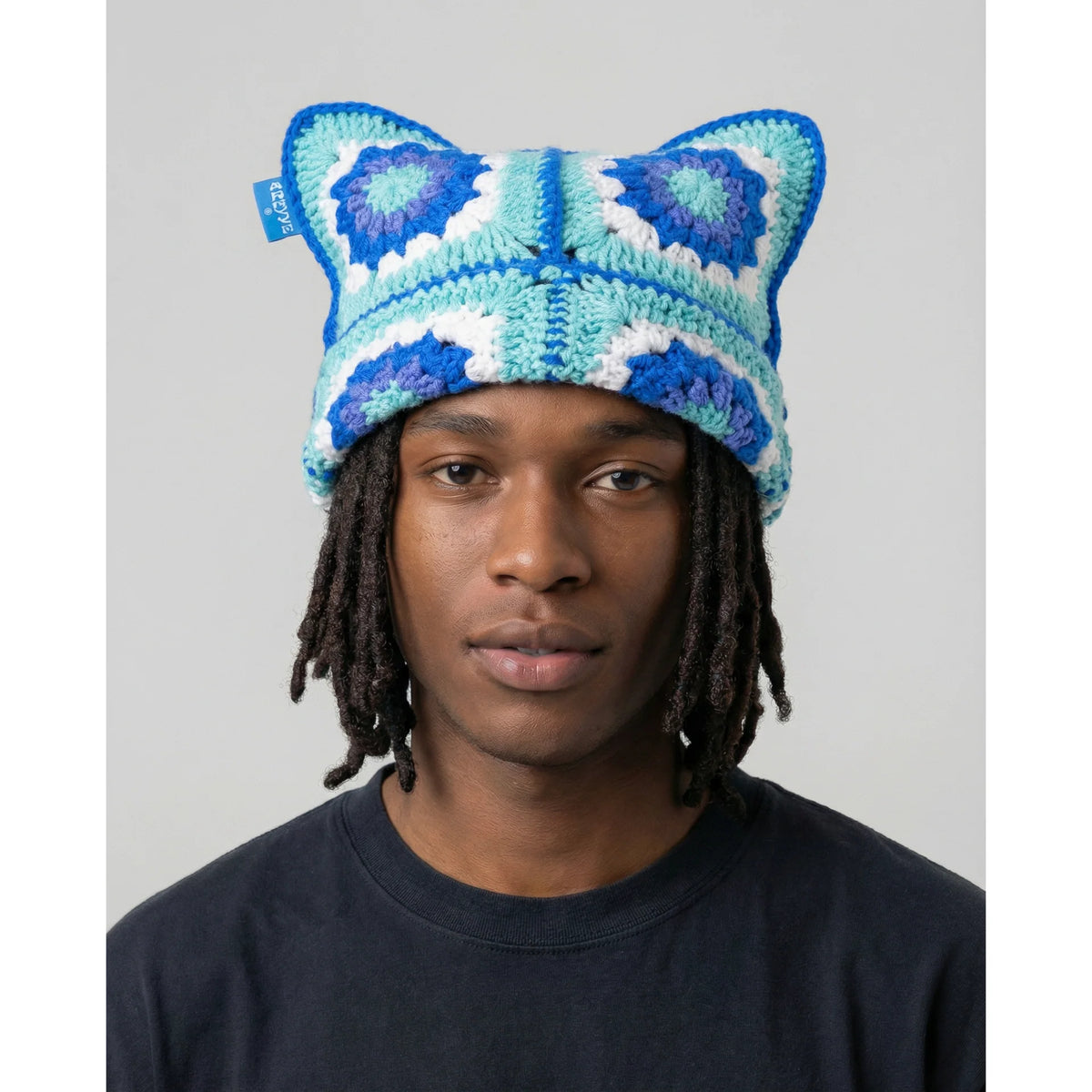 ARKYVE Icy Crochet Cat Hat