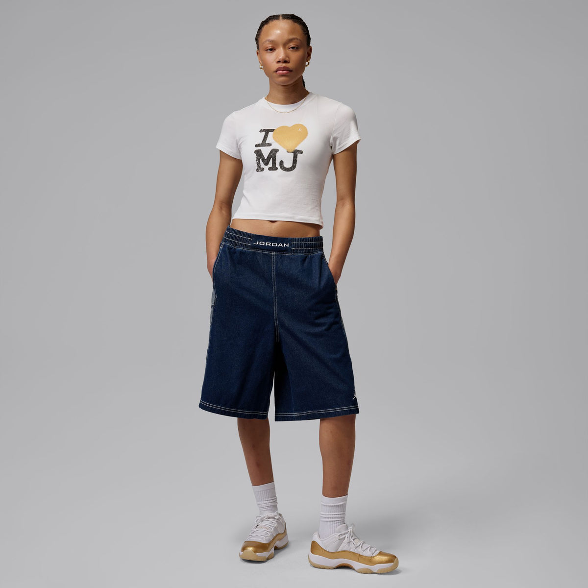 W Air Jordan 11 Low "Mother's Day" White/Metallic Gold AH7860-102