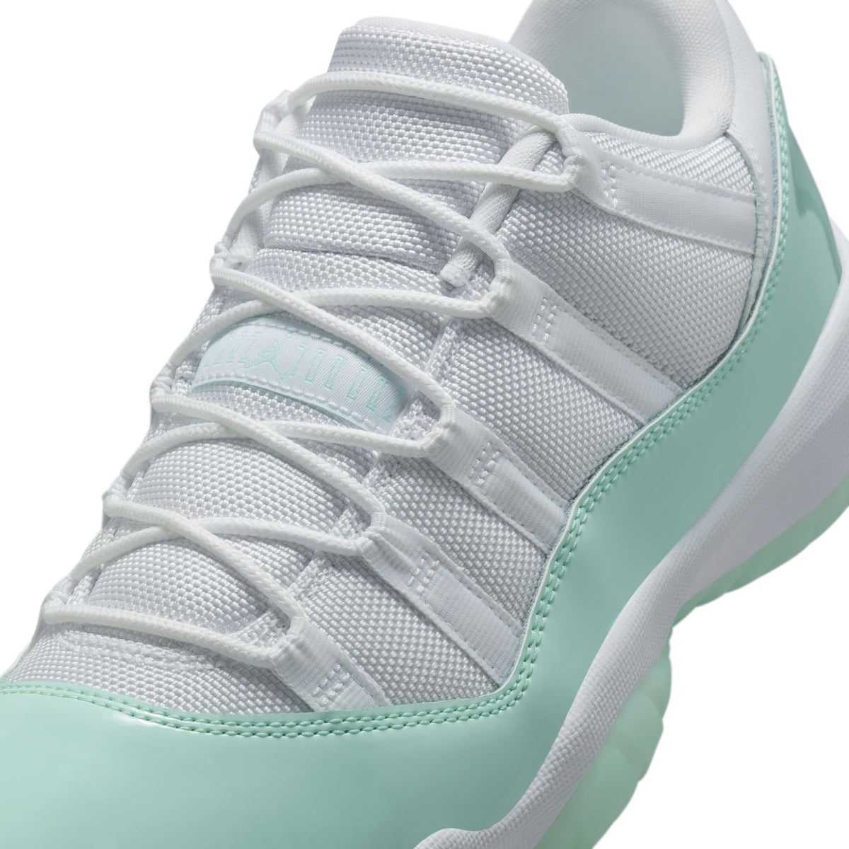 W Air Jordan 11 Retro Low - White/Igloo AH7860-103 