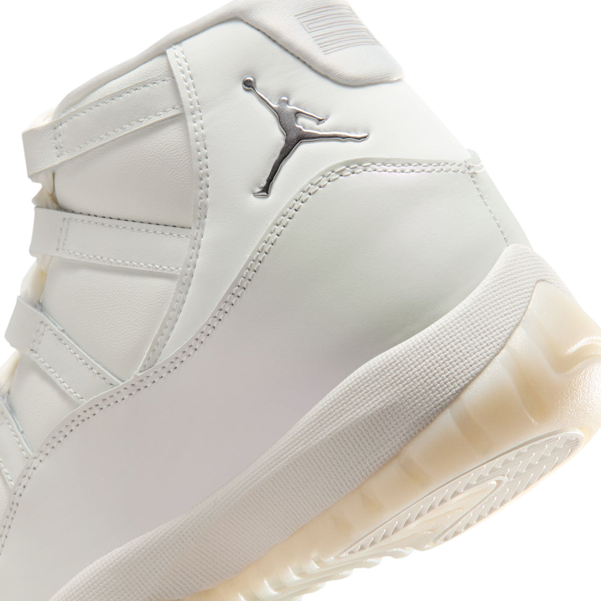 W Air Jordan 11 Retro Sail/Pearl AR0715-110