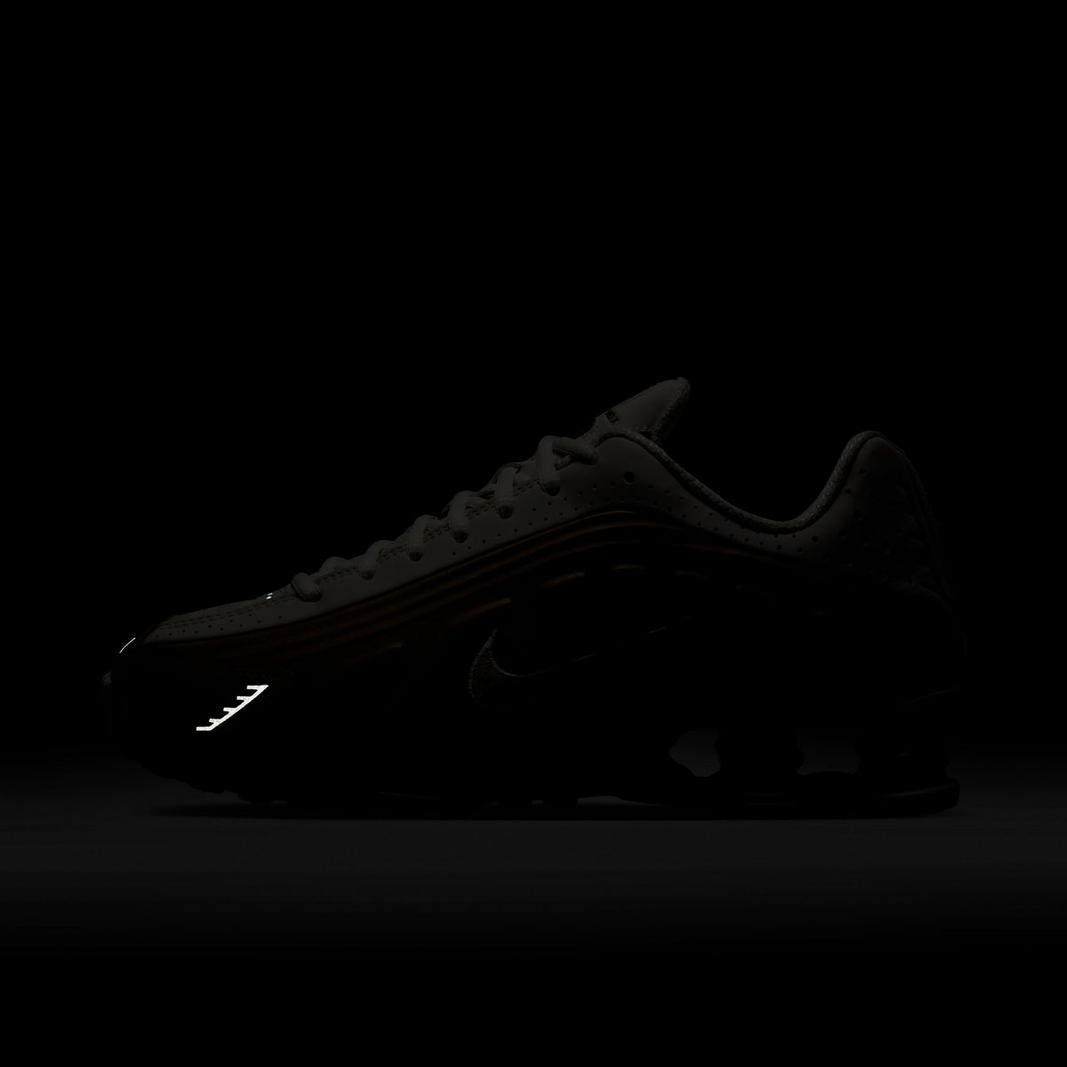 Nike W Shox R4 - Soft Pearl/Metallic Gold AR3565-010 