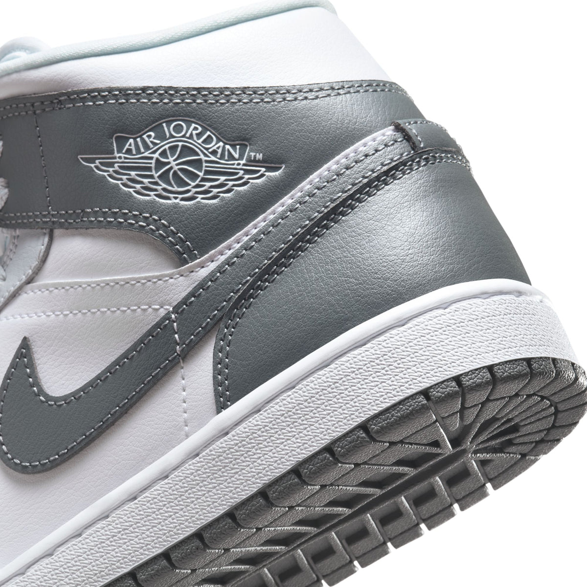 W Air Jordan 1 Mid White/Smoke Grey/Pure Platinum BQ6472-113