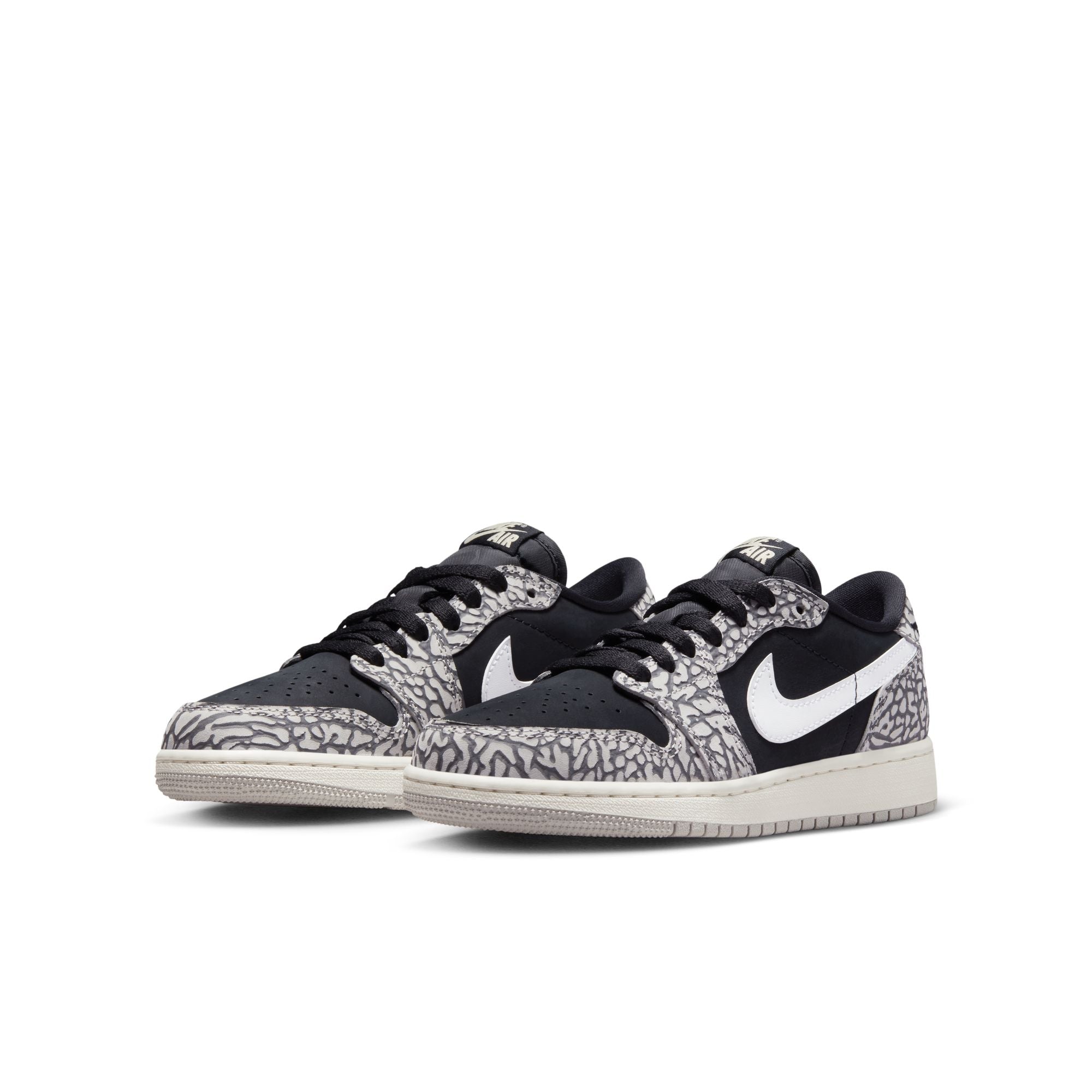 GS) AIR JORDAN 1 LOW OG - BLACK / MUSLIN CZ0858-001 I MOMENTUM