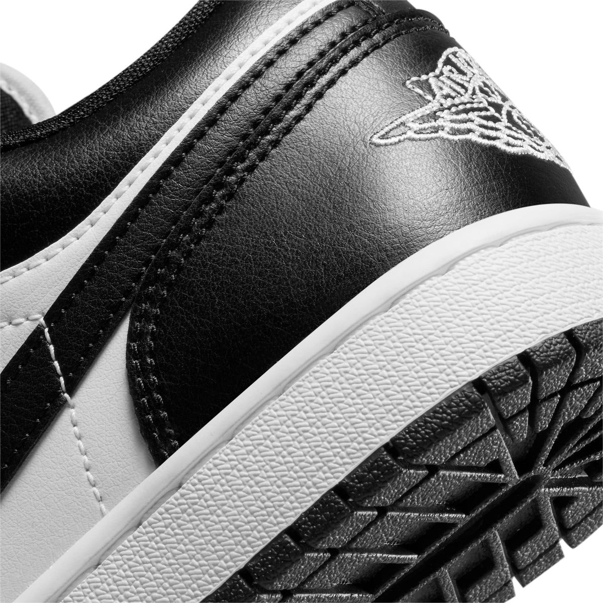 W Air Jordan 1 Low - White/Black DC0774-101