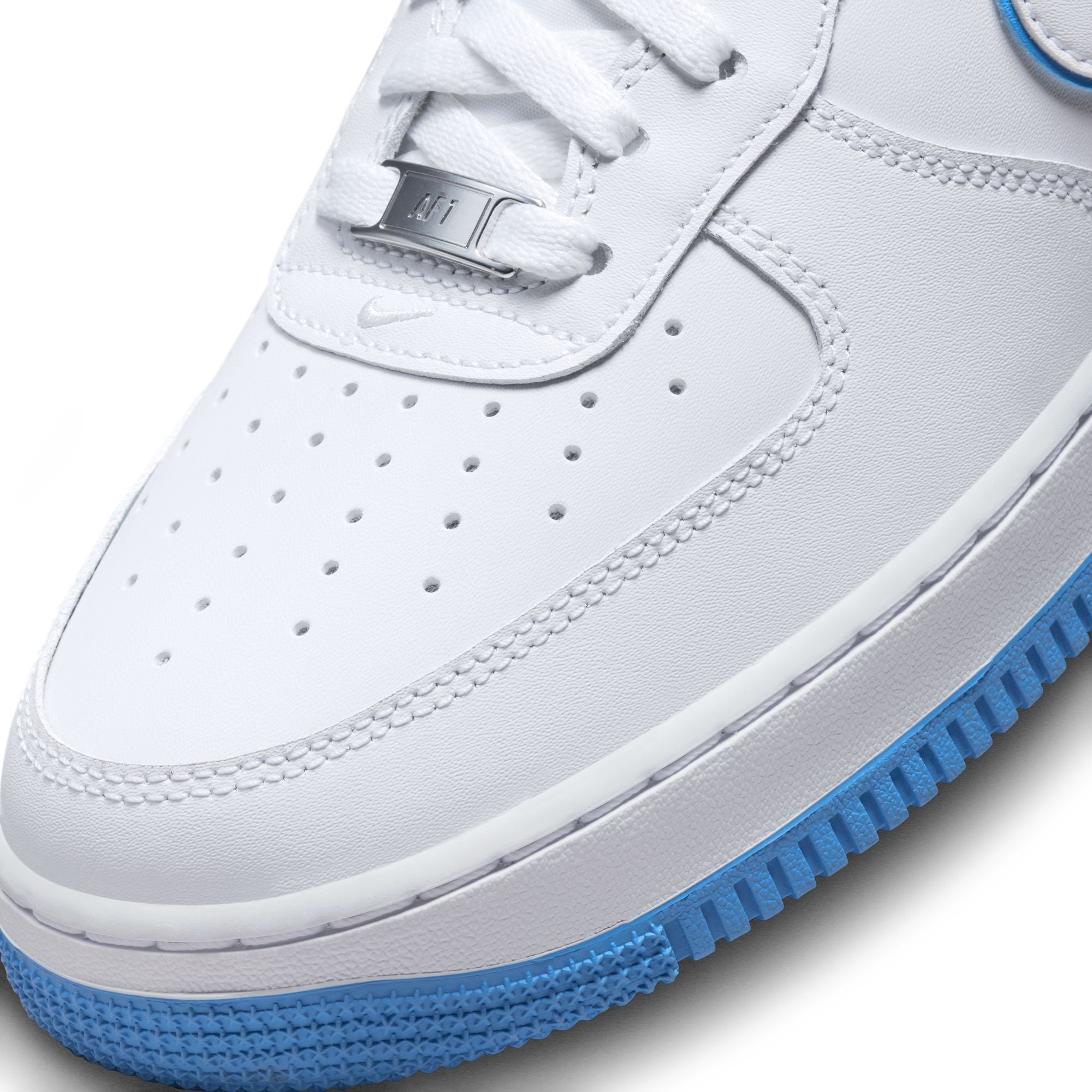 AIR FORCE 1 '07 - WHITE / UNIVERSITY BLUE DV0788-101 I MOMENTUM