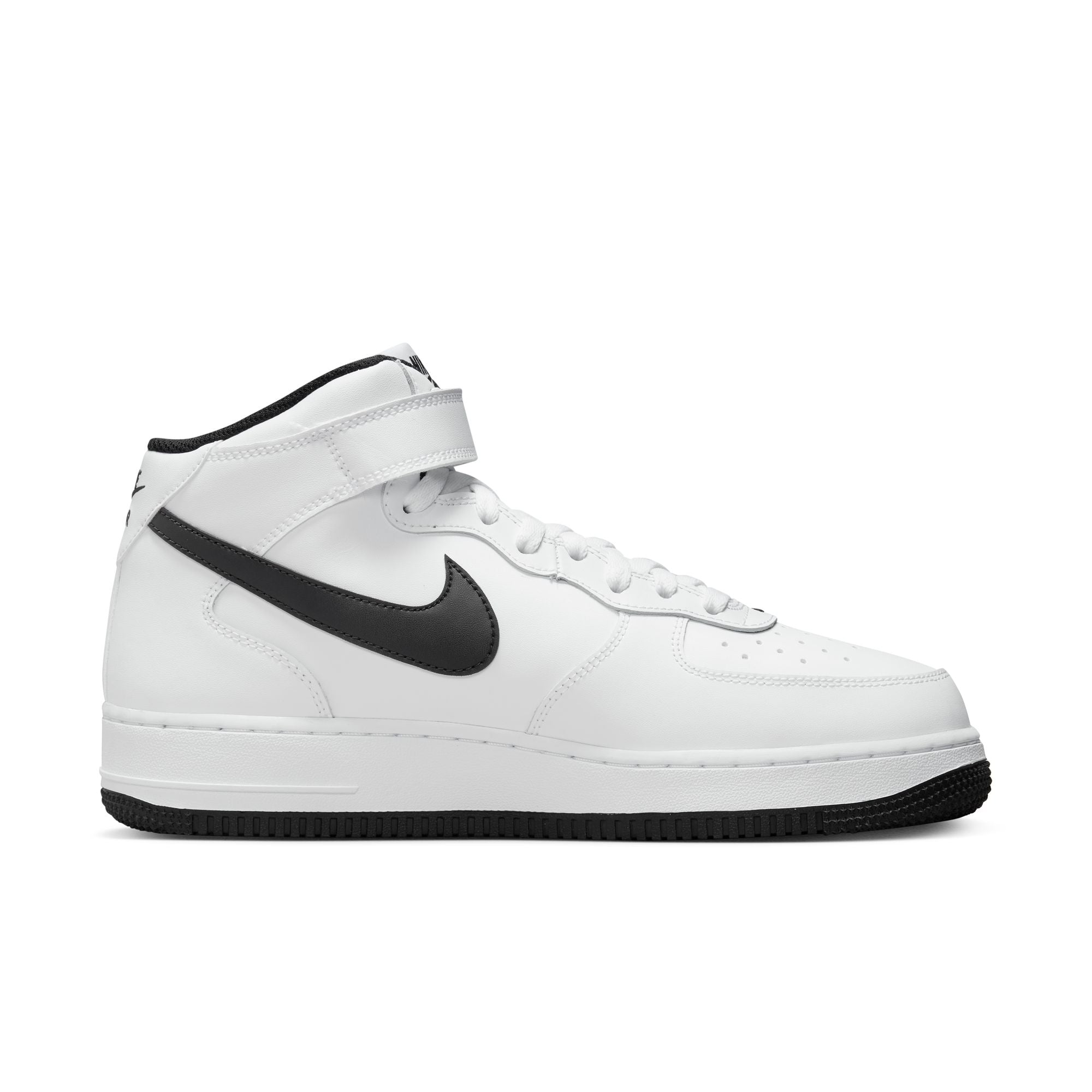 Nike air force 1 hotsell black and white 10.5