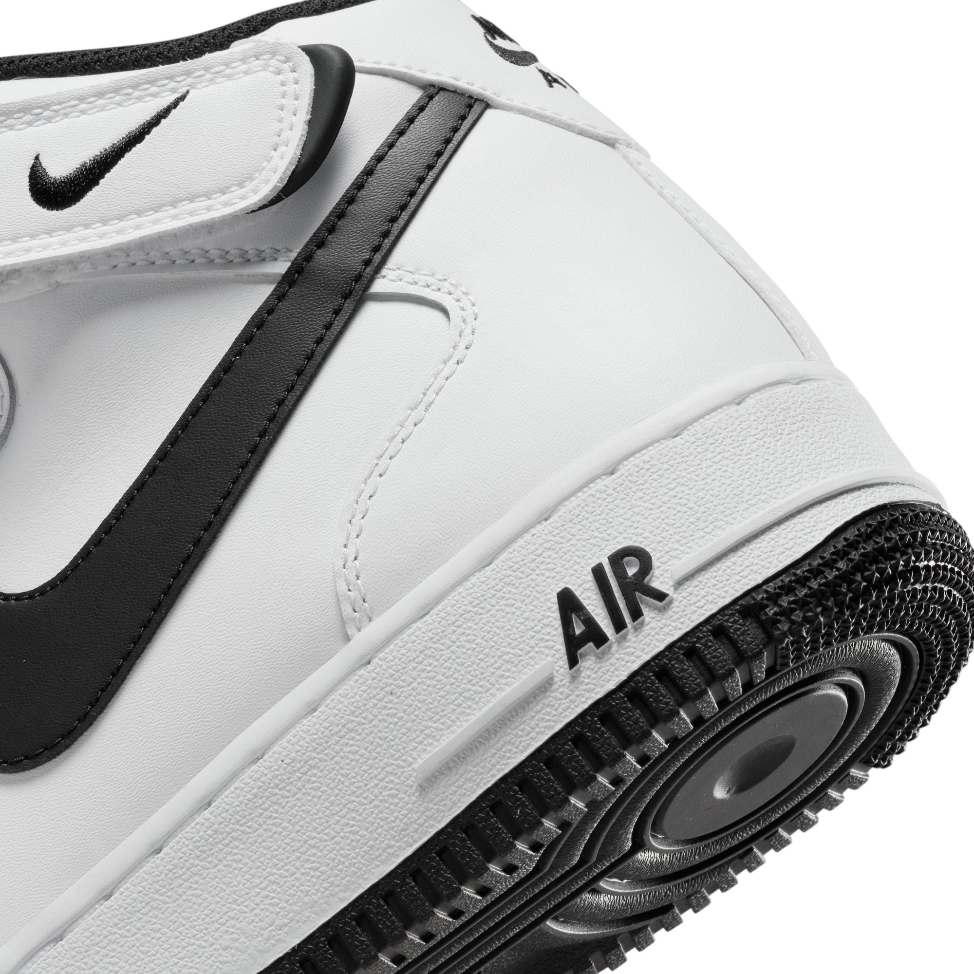 AIR FORCE 1 MID '07 - WHITE / BLACK DV0806-101 I MOMENTUM