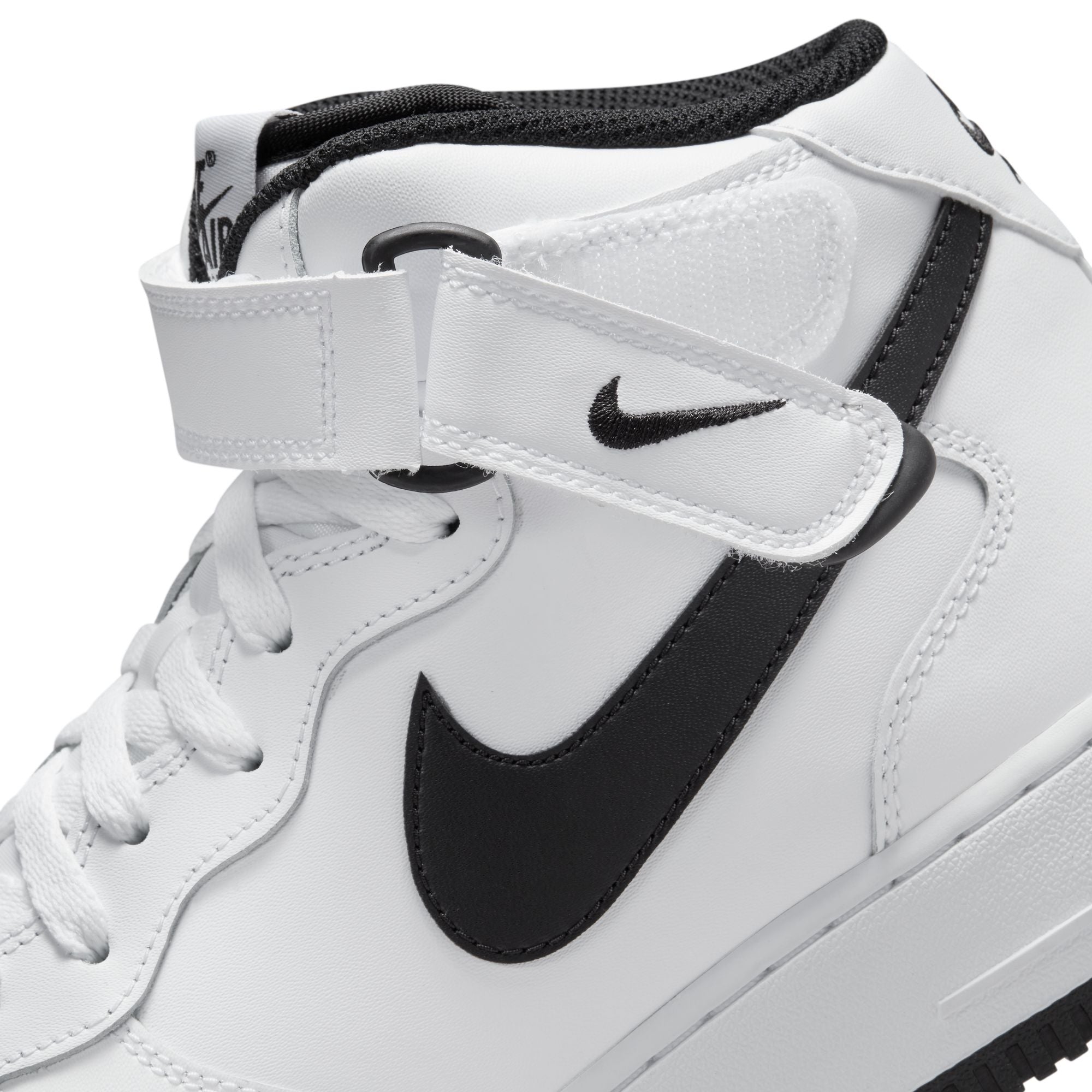 AIR FORCE 1 MID '07 - WHITE / BLACK DV0806-101 I MOMENTUM