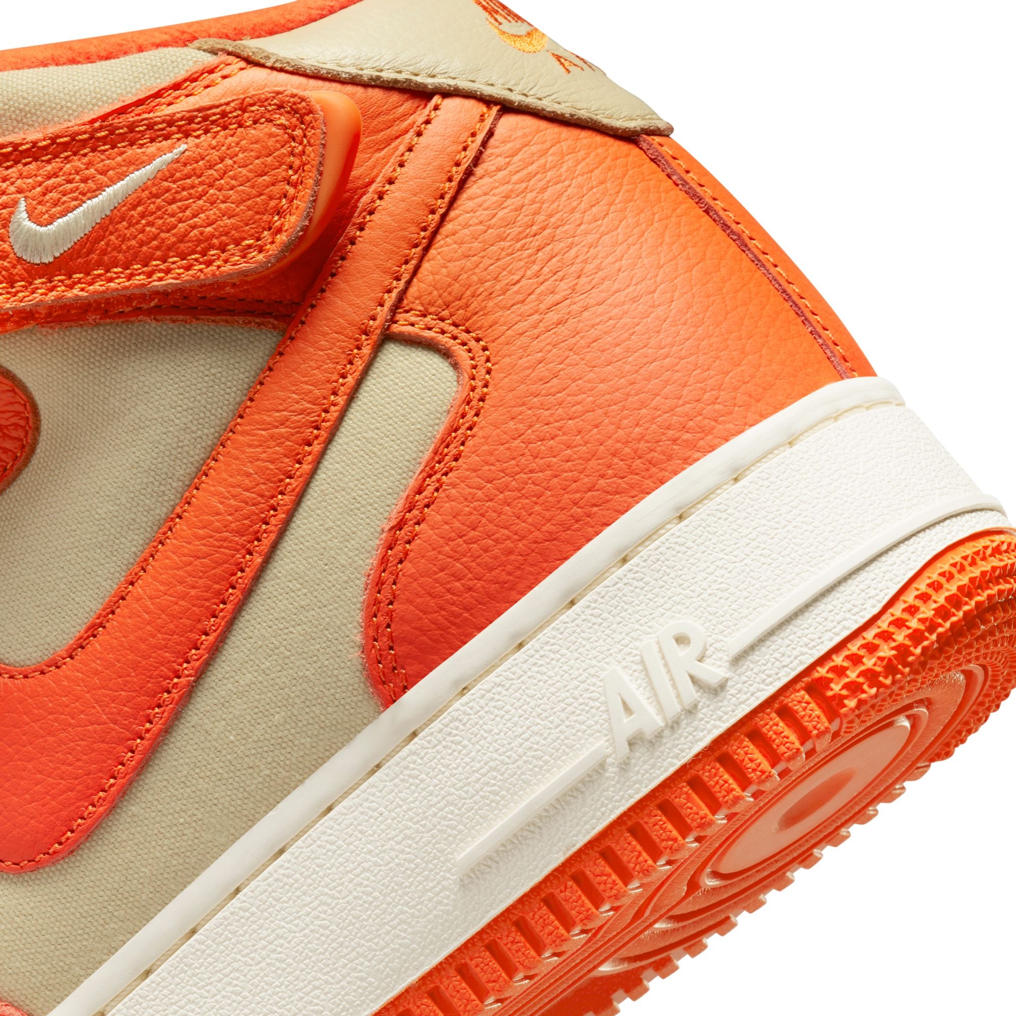 Nike air force outlet 1 high lx orange