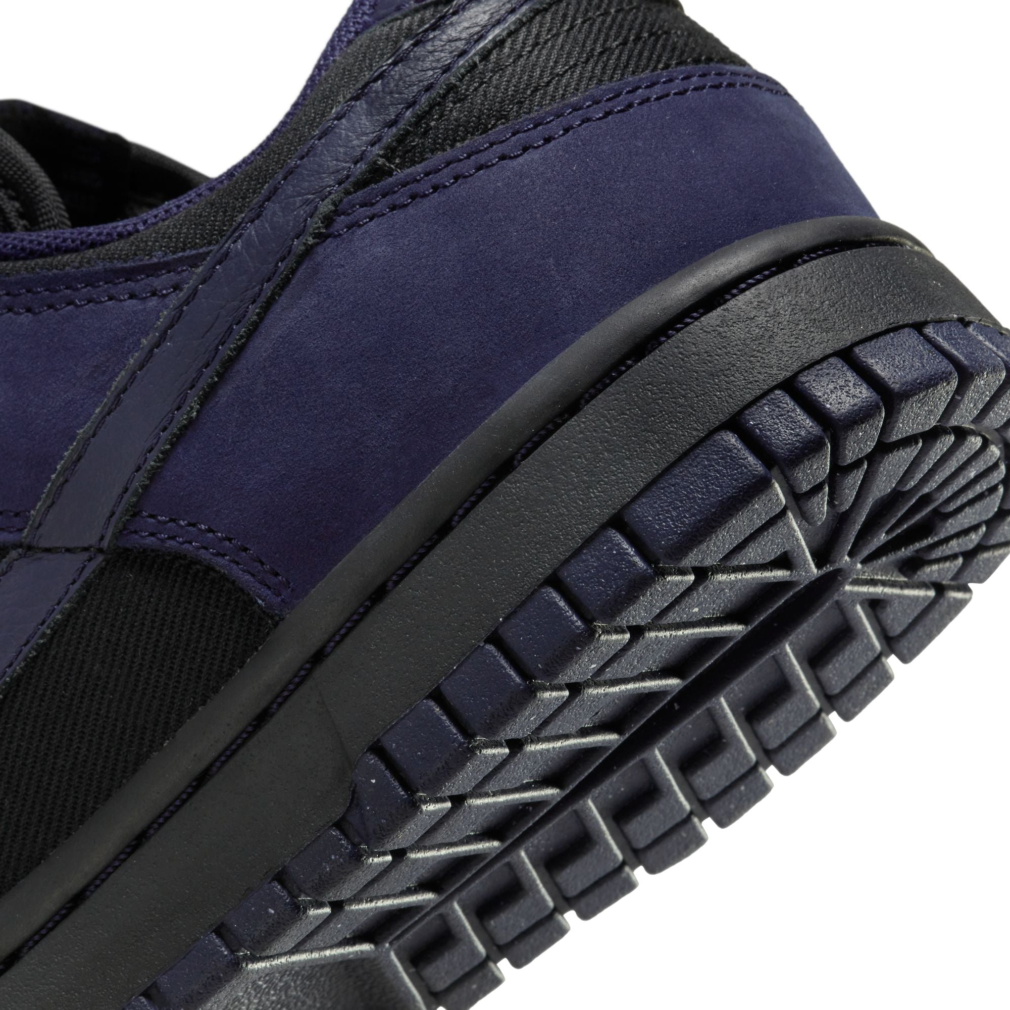 W DUNK LOW LX NBHD - BLACK / PURPLE INK FB7720-001 I MOMENTUM