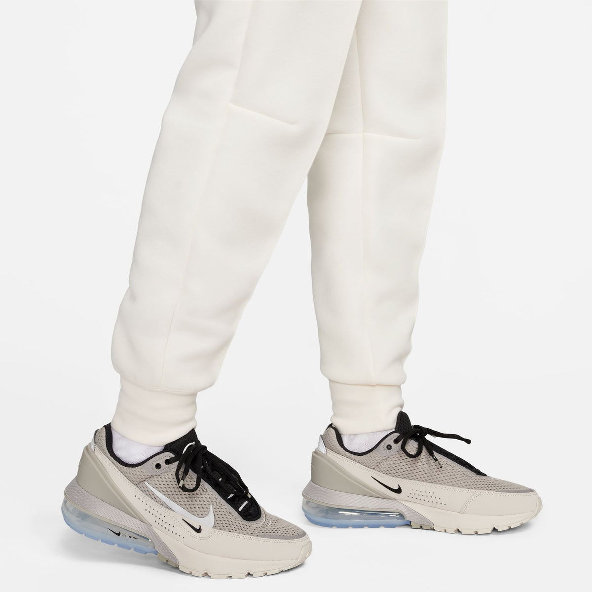 W NSW TECH FLEECE MID-RISE JOGGERS
