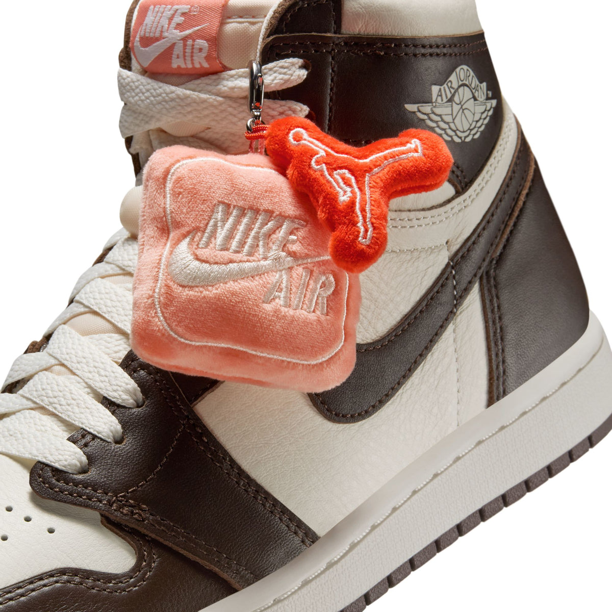 W Air Jordan 1 Retro High OG - Baroque Brown/Sail/Lt Madder Root FD2596-200