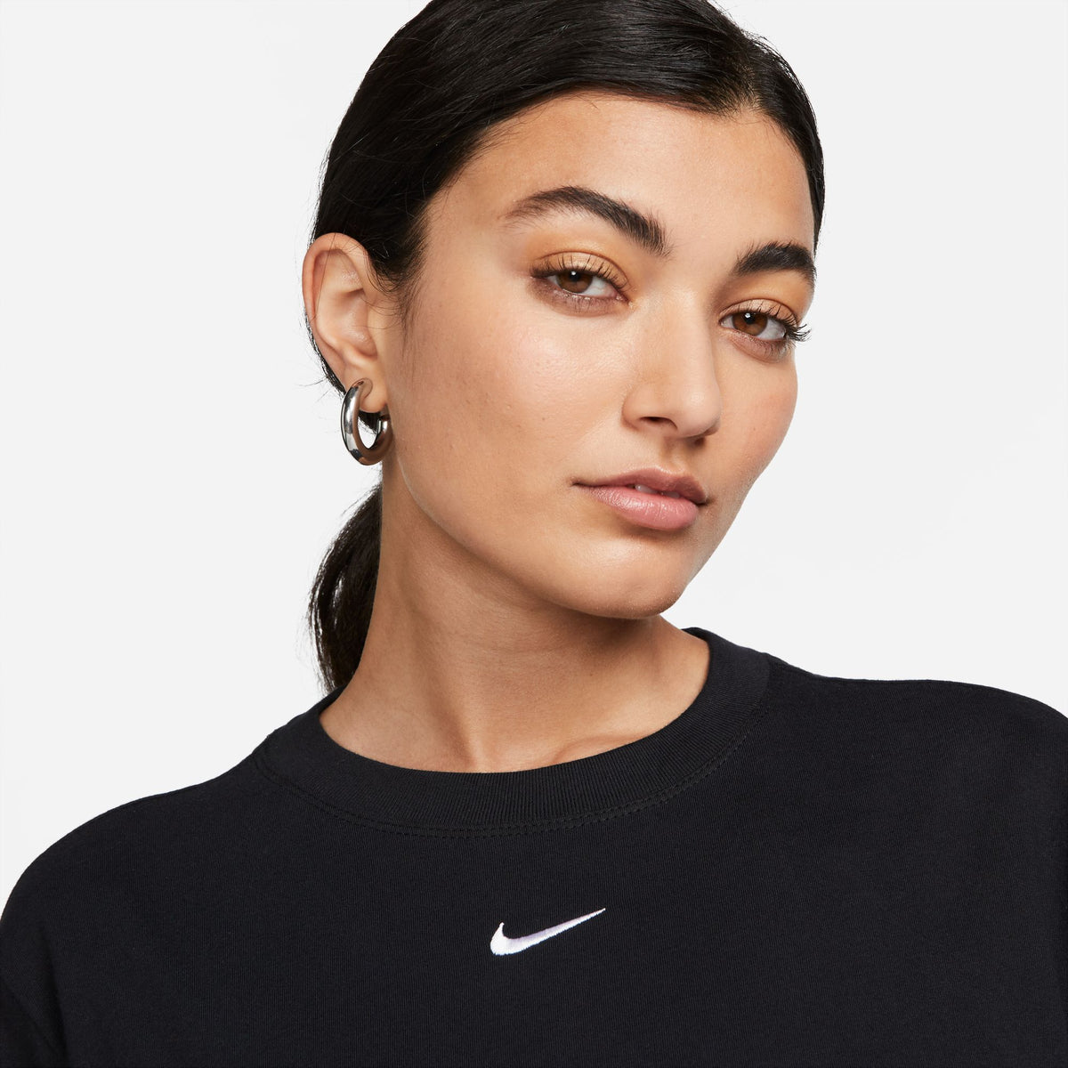 Nike W NSW Essential T-Shirt - Black FD4149-010