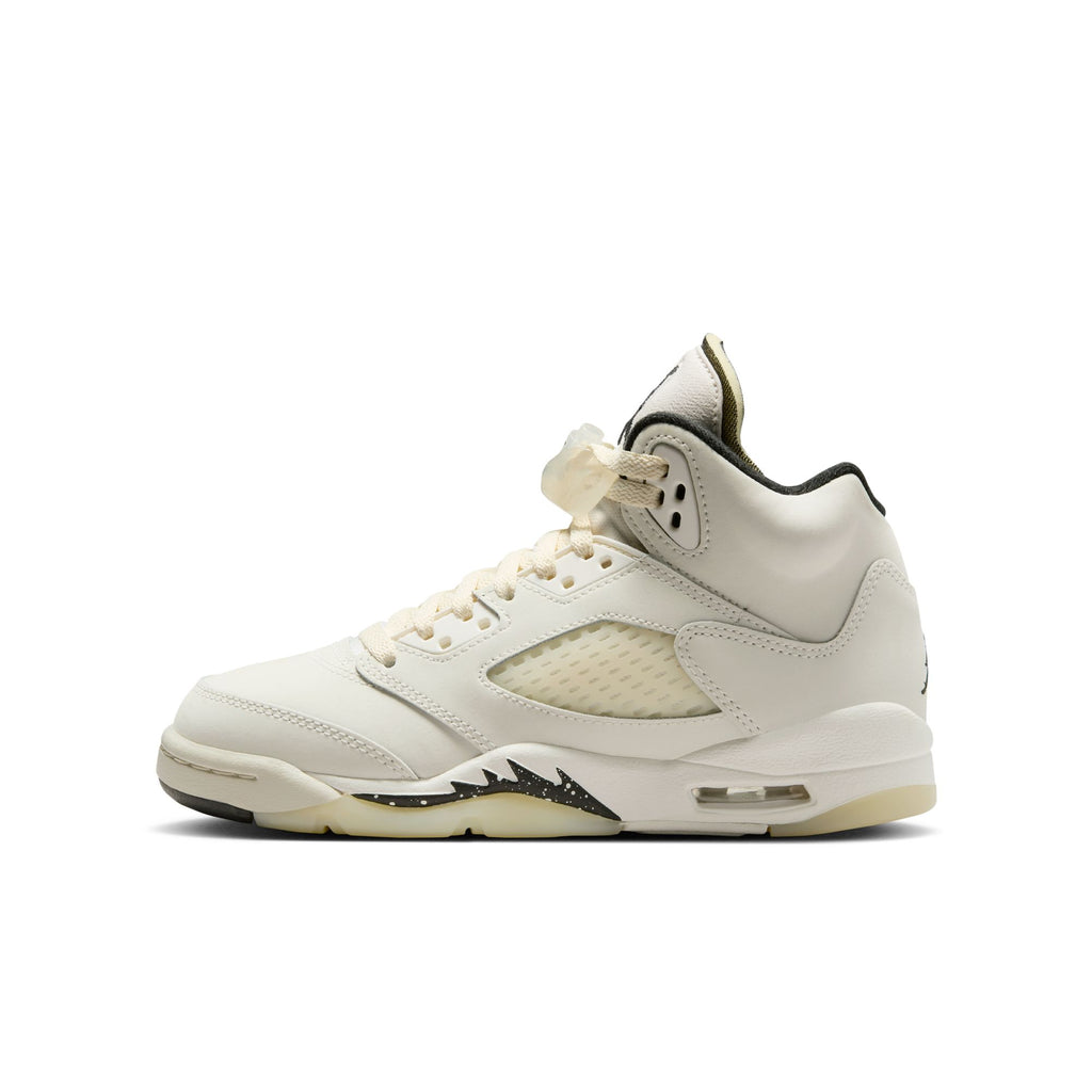 GS) AIR JORDAN 5 RETRO SE - SAIL/BLACK/LIGHT OREWOOD BROWN/COCONUT