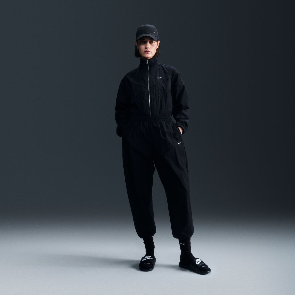 Nike W Windrunner Loose UV Woven Full-Zip Jacket FV6304-010
