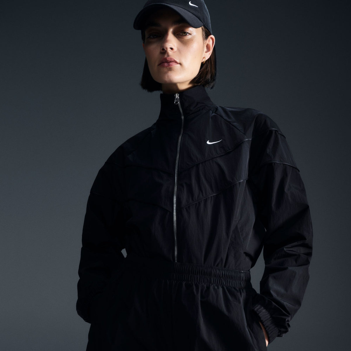 Nike W Windrunner Loose UV Woven Full-Zip Jacket FV6304-010