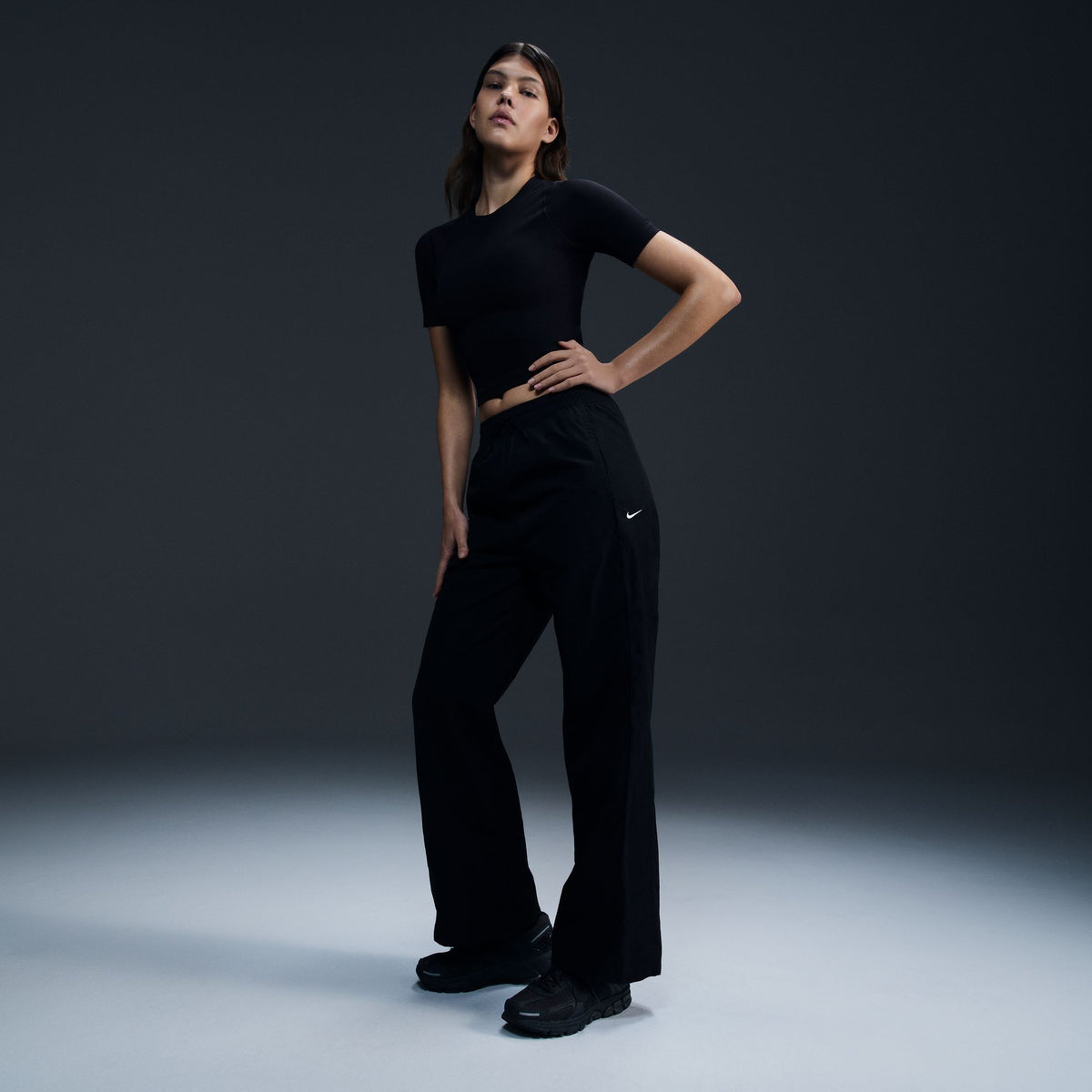 W Windrunner High Waisted Woven Open-Hem Pants - Black/White FV7655-010