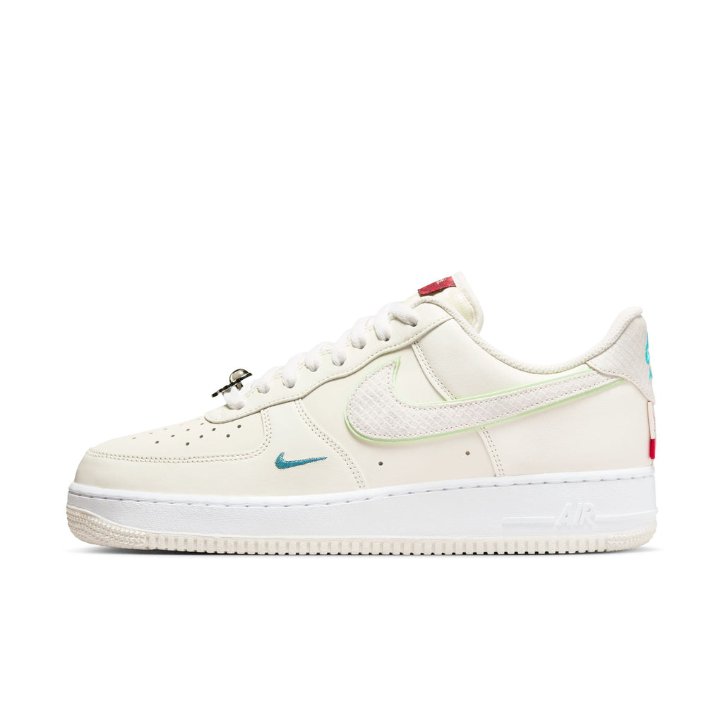 AIR FORCE 1 '07 - SAIL/VAPOR GREEN FZ5052-131 I MOMENTUM