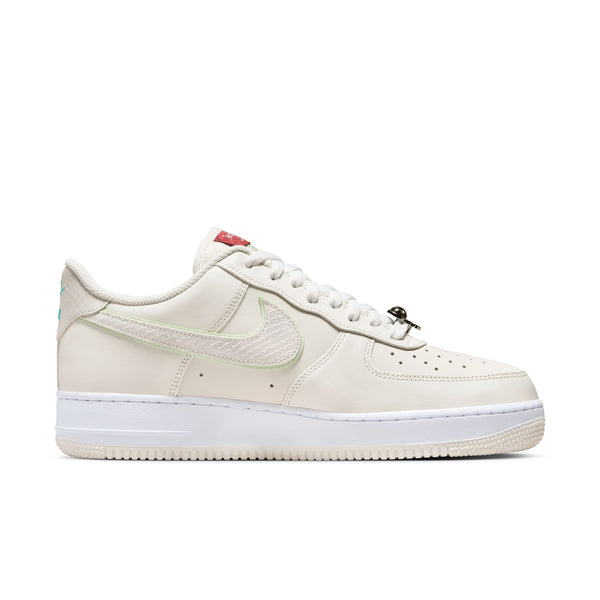 AIR FORCE 1 '07 - SAIL/VAPOR GREEN FZ5052-131 I MOMENTUM