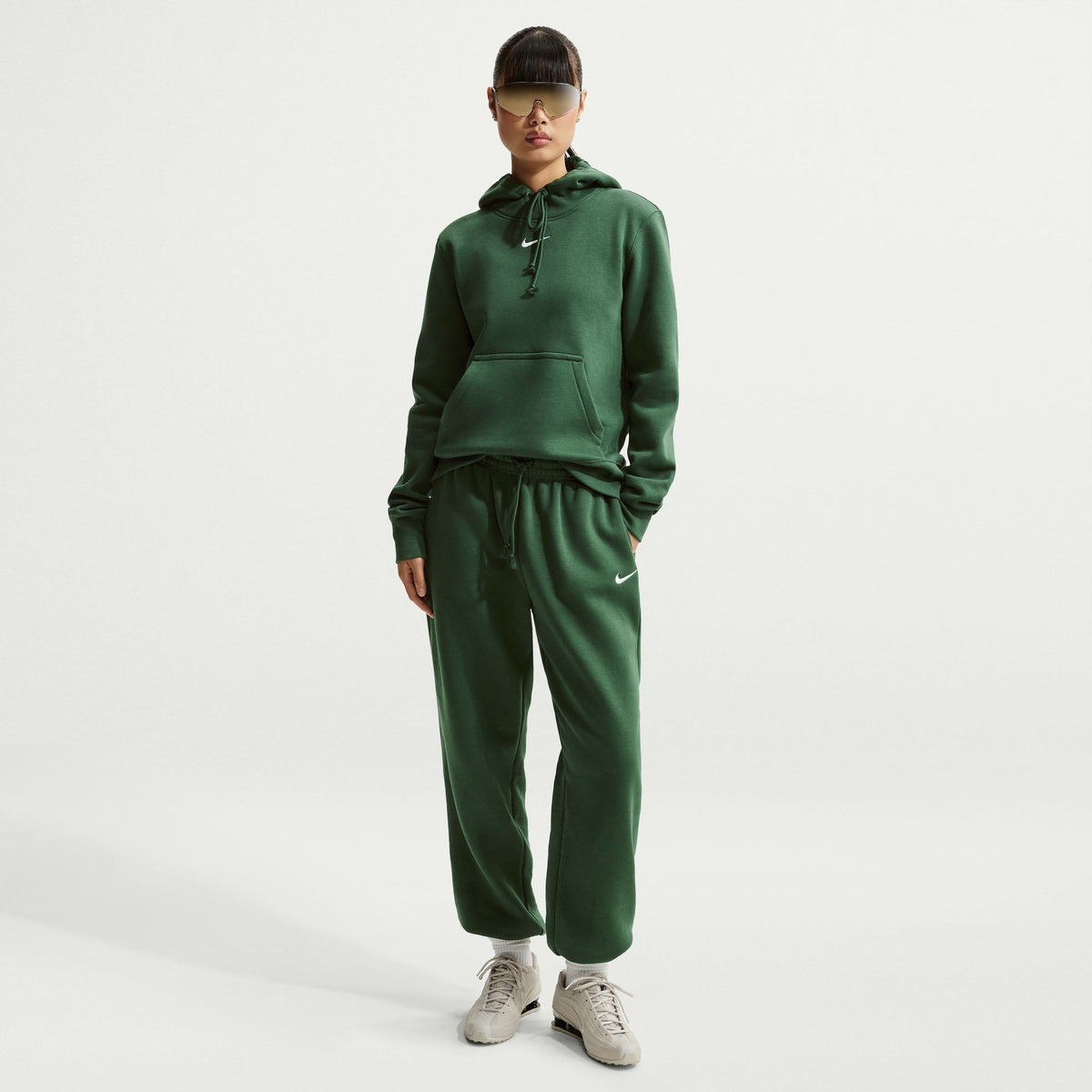 W NSW Phoenix Fleece High-Waisted Oversized Sweatpants Fir/Sail FZ5996-323