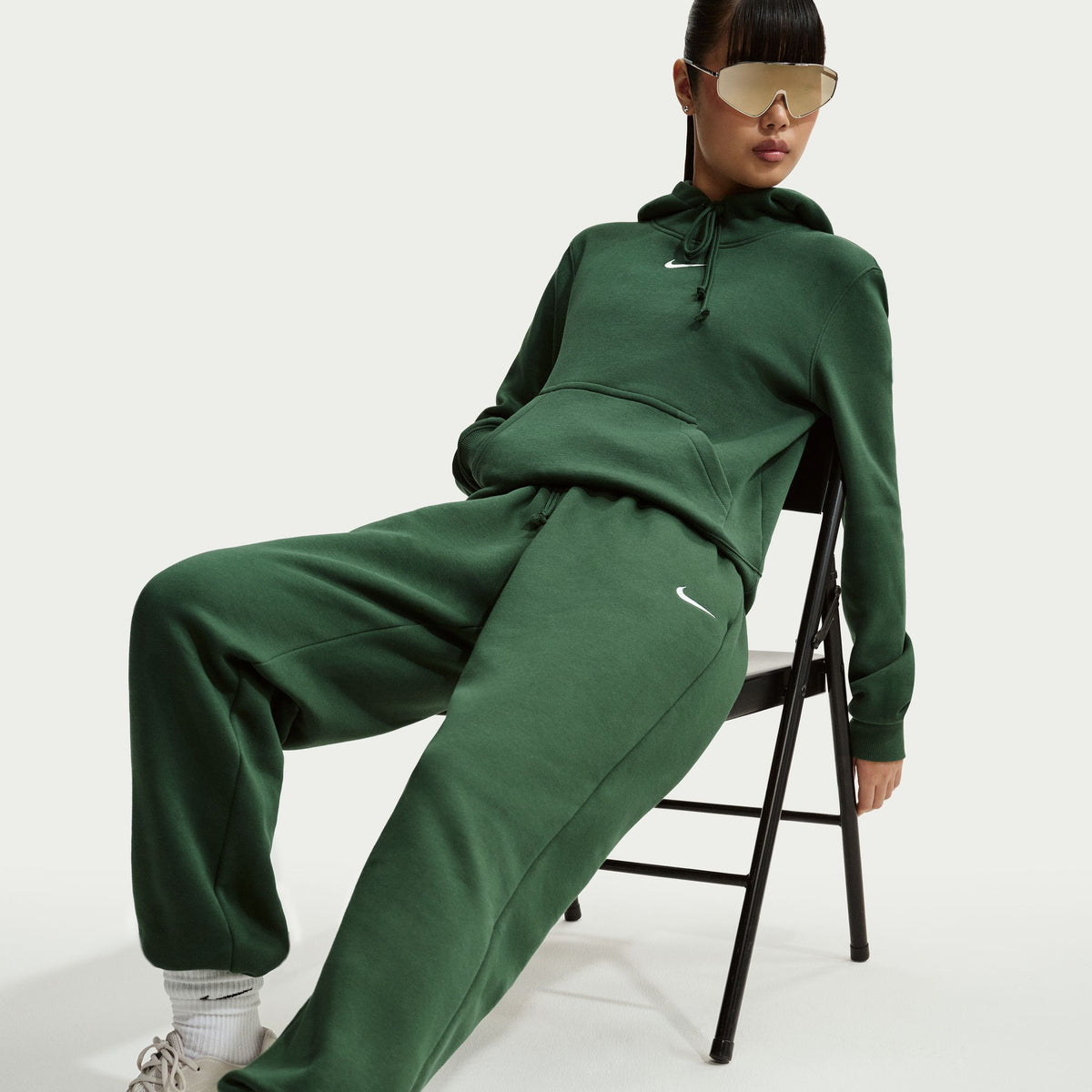 W NSW Phoenix Fleece High-Waisted Oversized Sweatpants Fir/Sail FZ5996-323