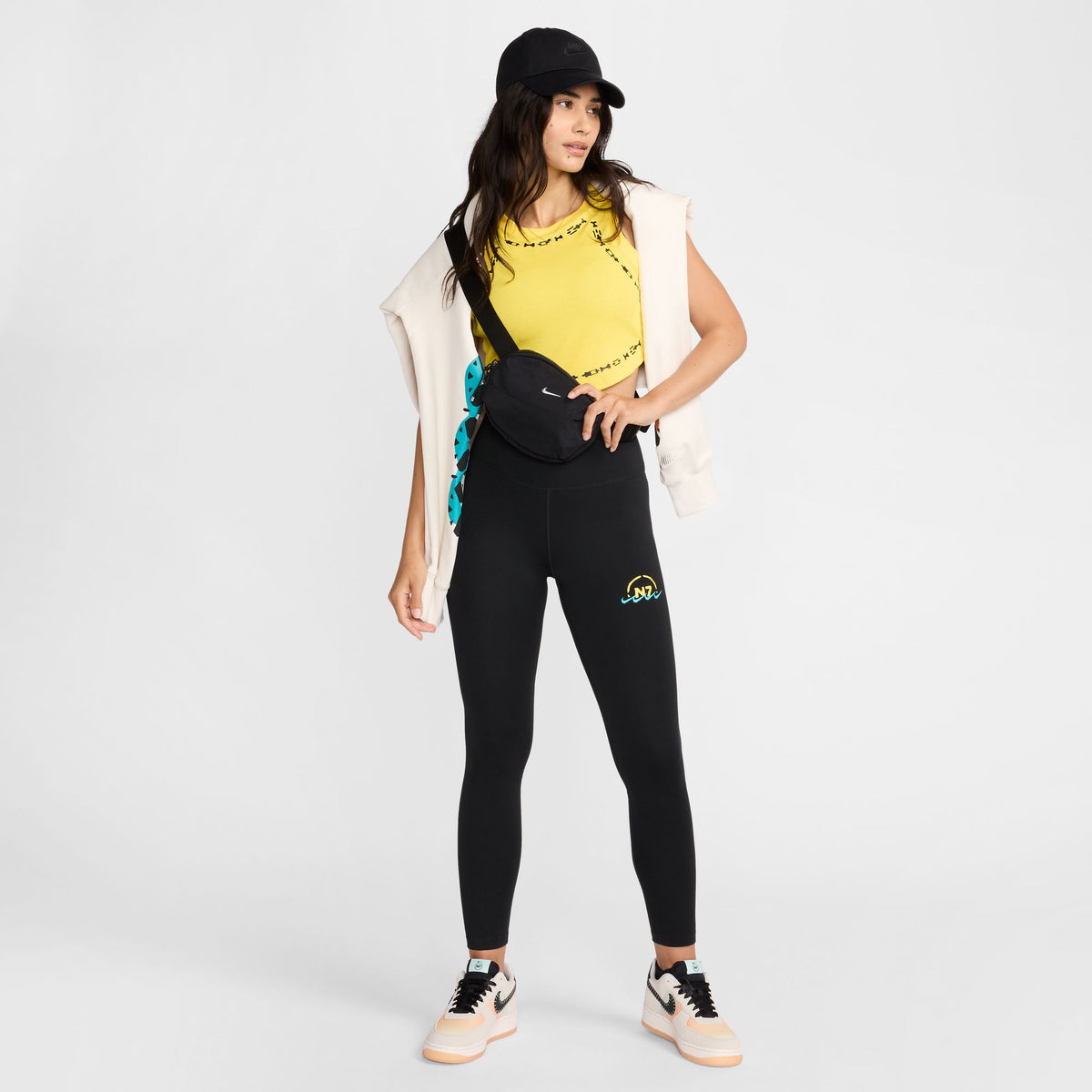 W NK ONE LEGGING MR TGT