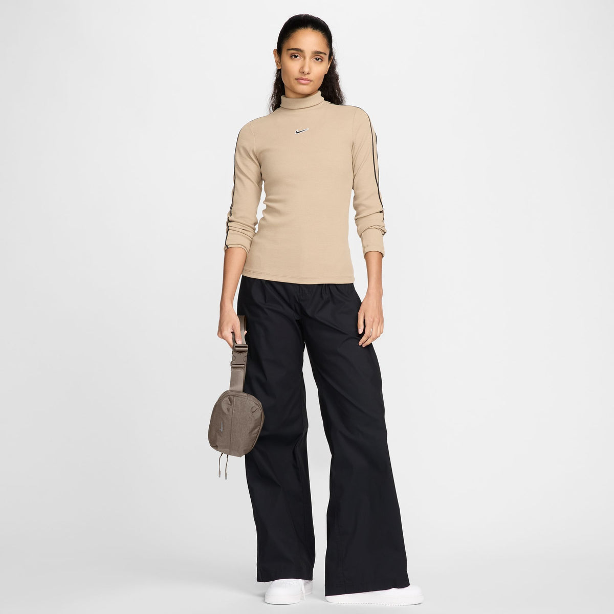 Nike Aura Crossbody Bag (2L) - Mink Brown/Matte Silver HM6120-214