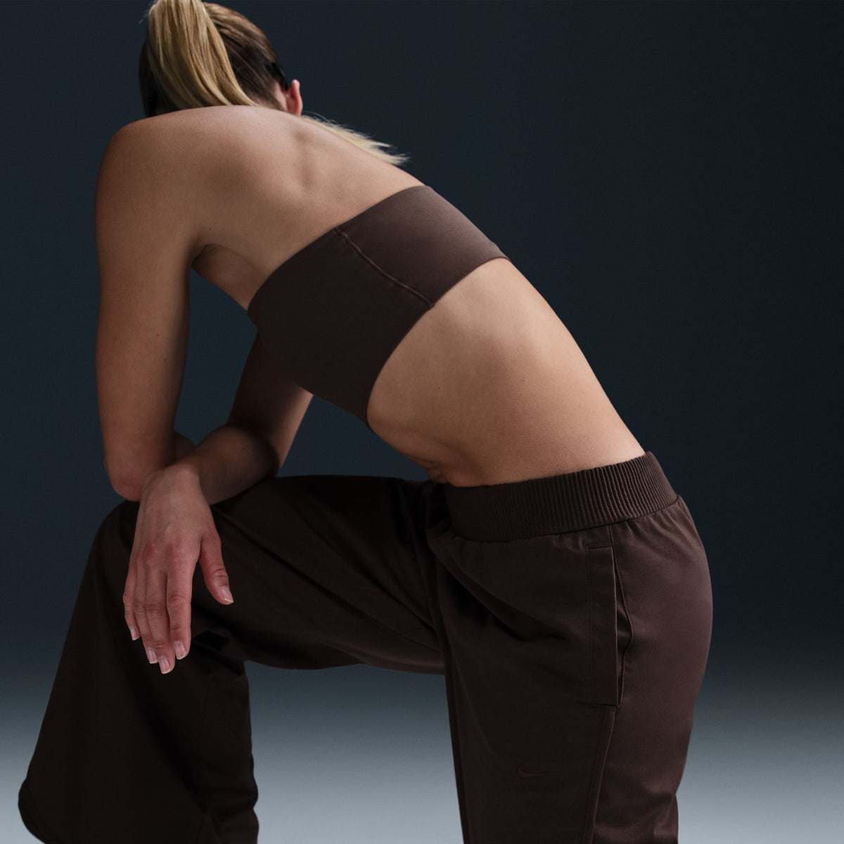 Nike W NSW Mid-Rise Twill Track Pants - Velvet Brown HM9054-220
