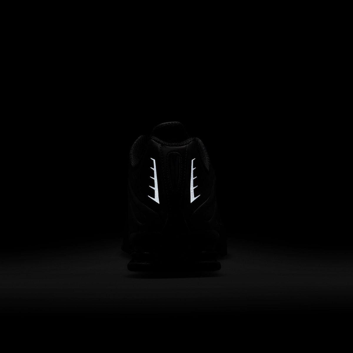 Nike SHOX R4 - Black/Black HQ1988-001