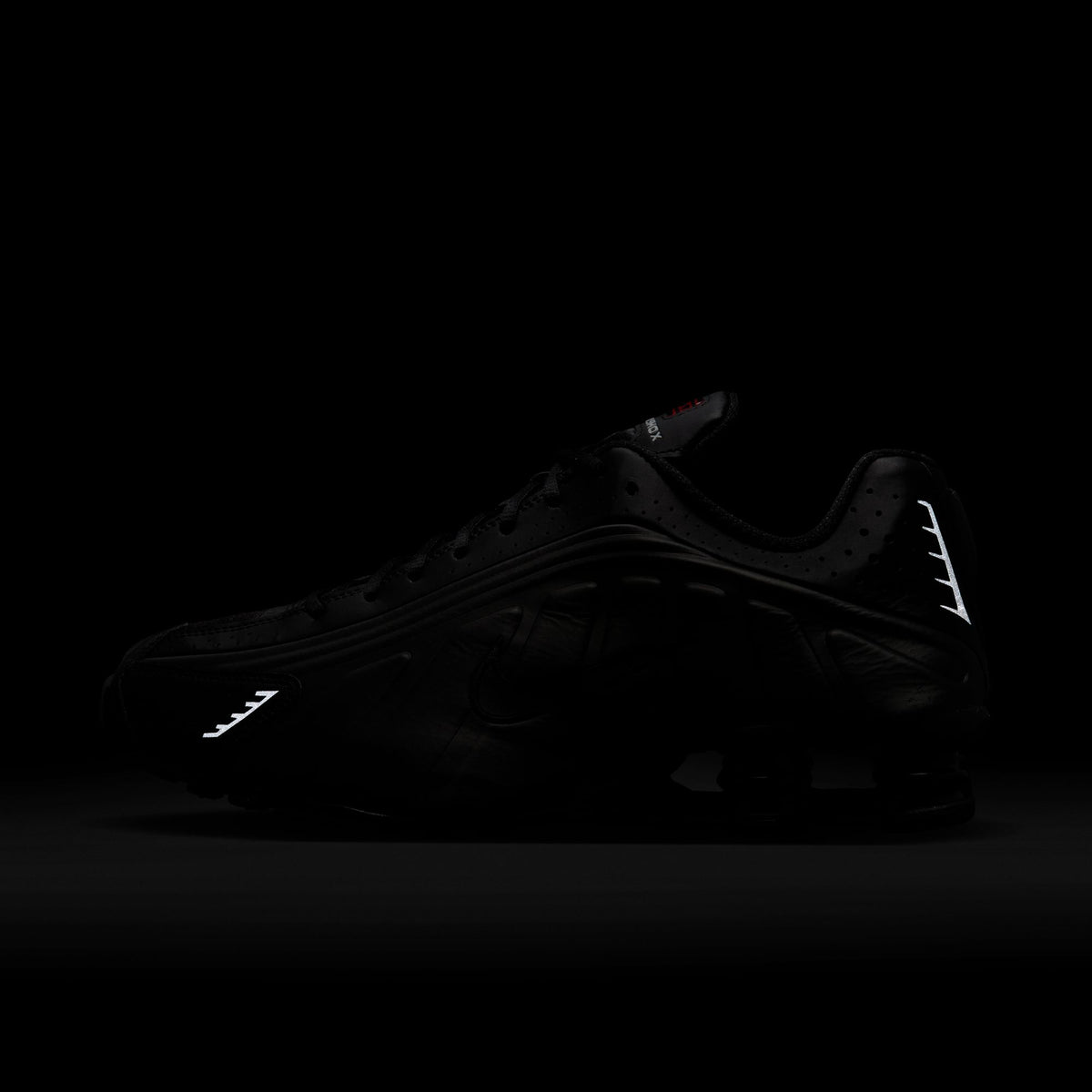 Nike SHOX R4 - Black/Black HQ1988-001
