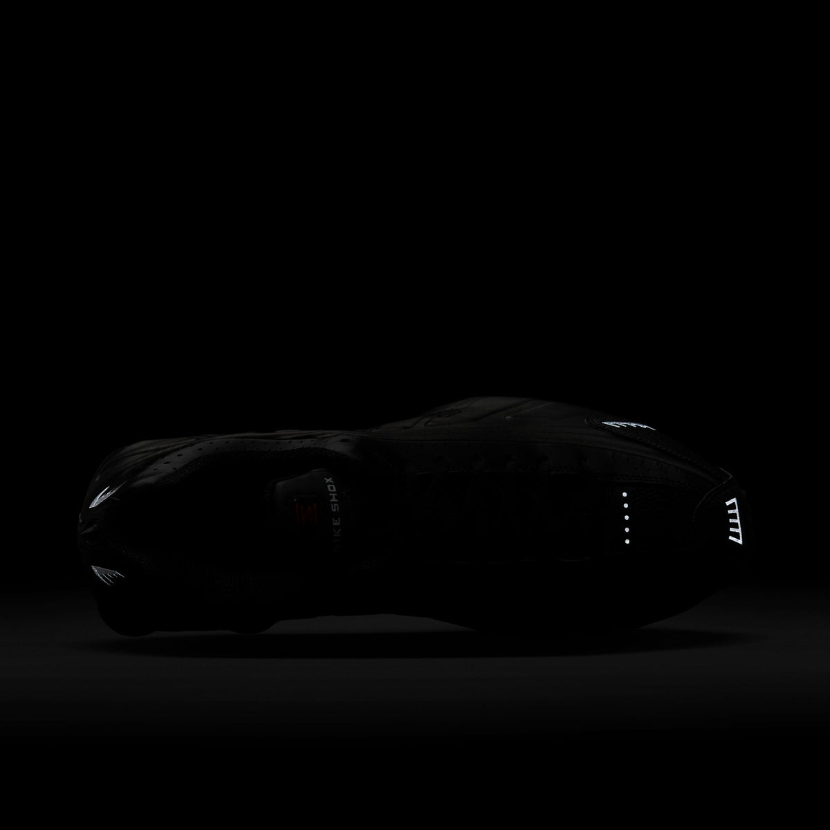 Nike SHOX R4 - Black/Black HQ1988-001