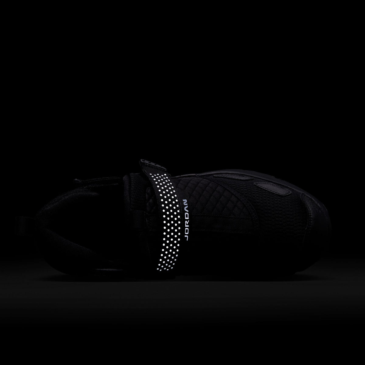 W Jordan Trunner LX - Black HQ2164-001