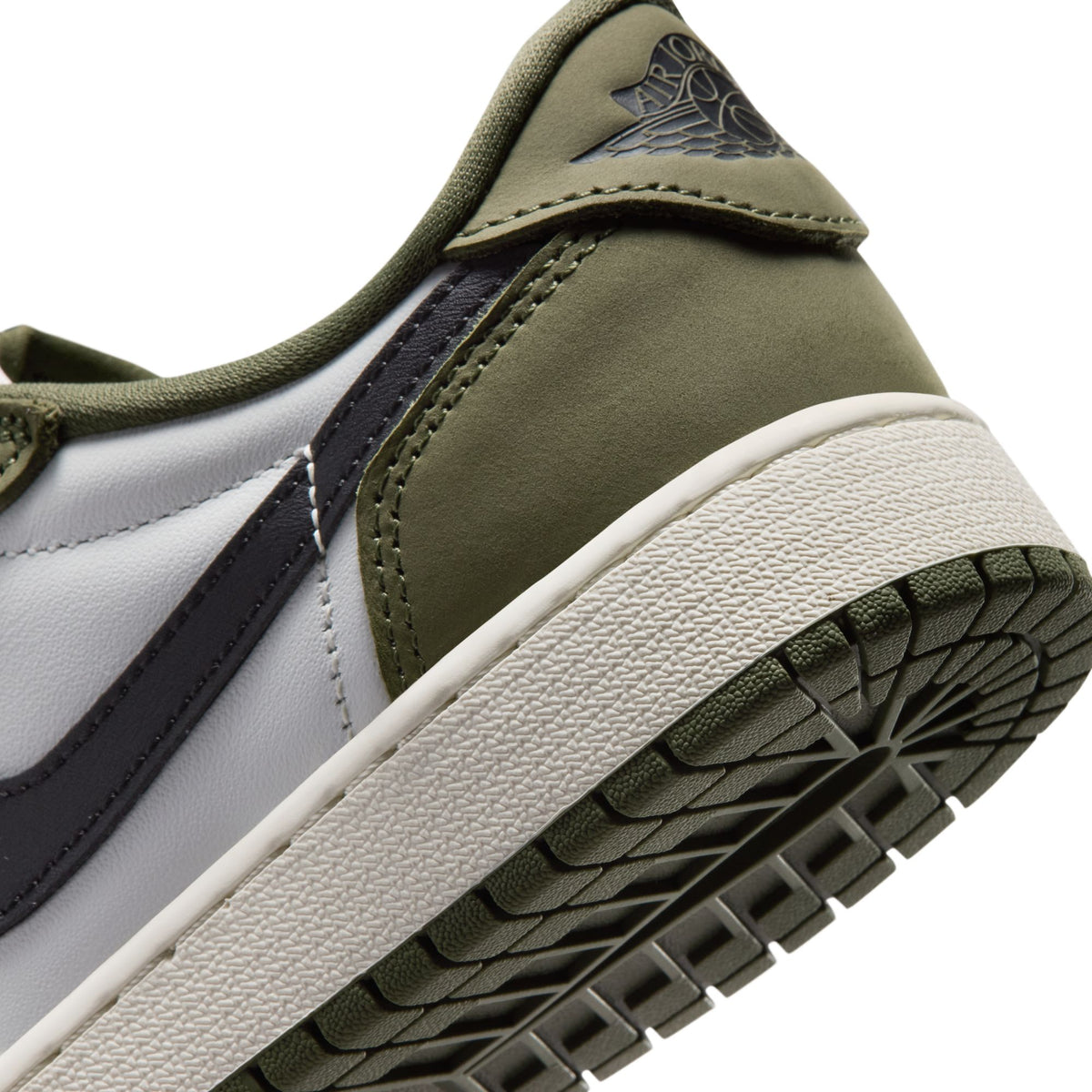 (GS) Air Jordan 1 Retro Low Medium Olive/Black/Summit White/Sail HQ6999-200
