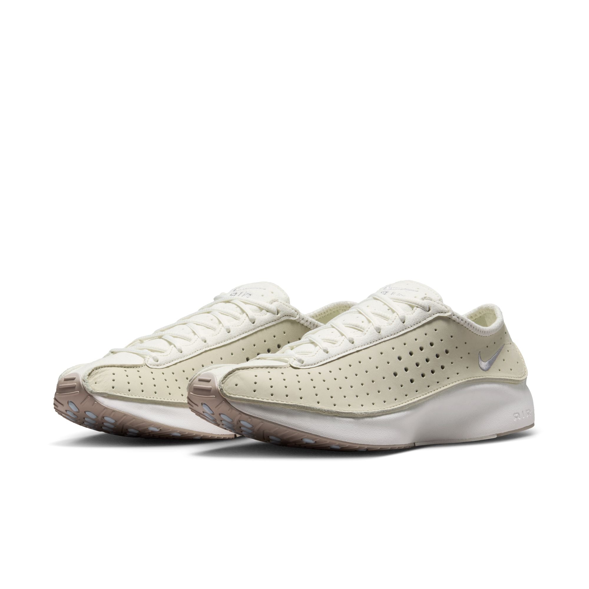 Nike W Air Superfly - Coconut Milk/Metallic Silver HQ7955