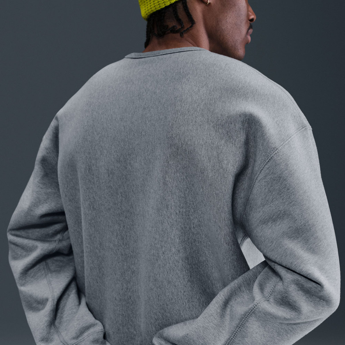 Nike Solo Swoosh Fleece Crew - Dk Grey Heather/White HV1086-063