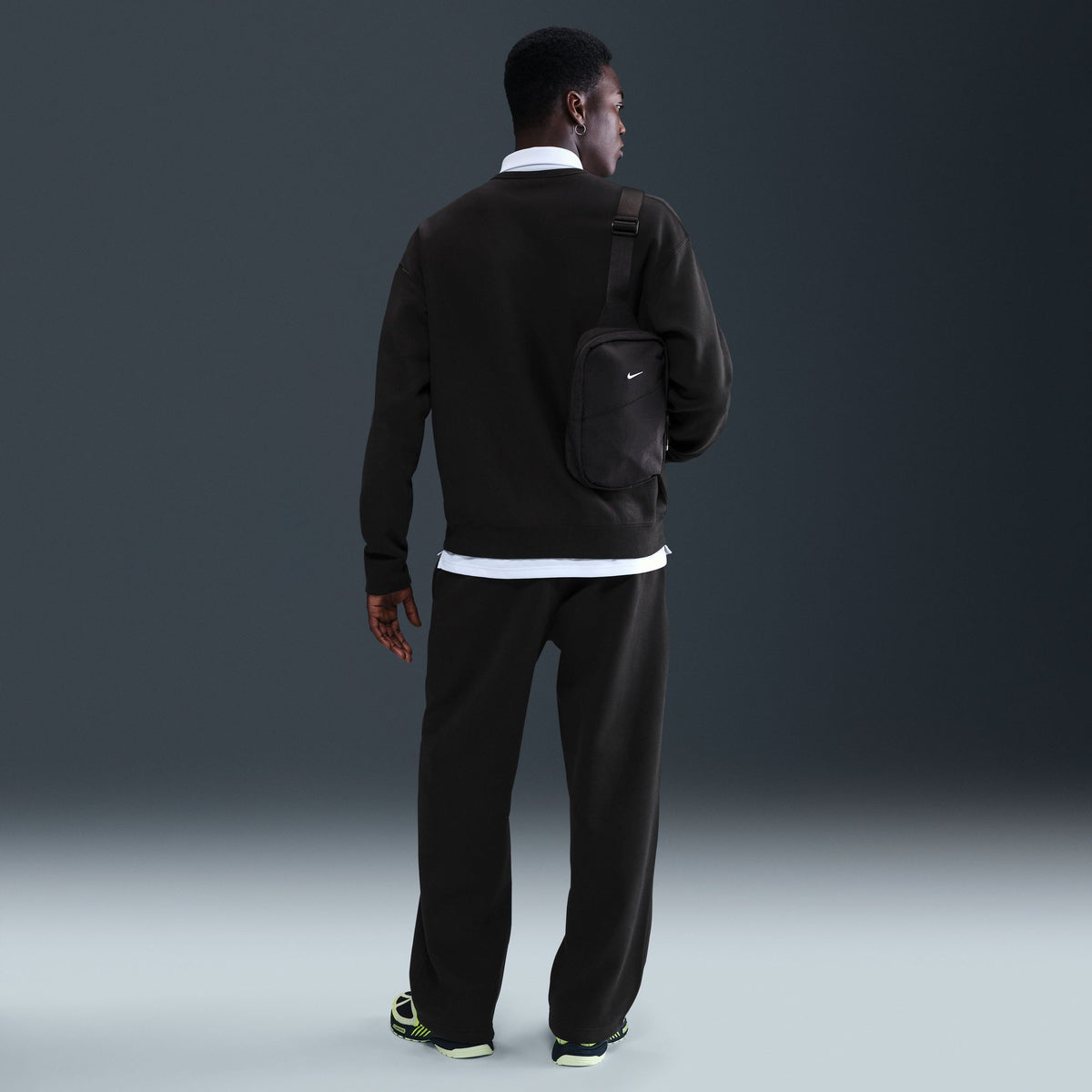 Nike Solo Swoosh Fleece Open-Hem Pants Black/White HV1090-010