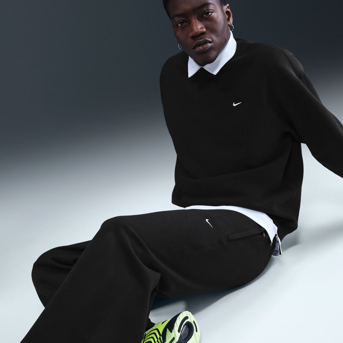 Nike Solo Swoosh Fleece Open-Hem Pants Black/White HV1090-010