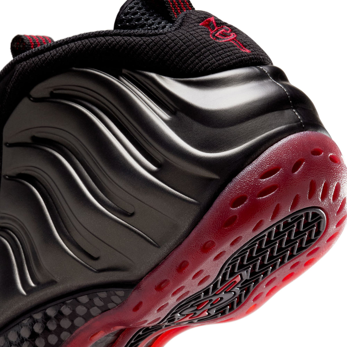 Nike Air Foamposite One - Black/Varsity Red IB2219-001