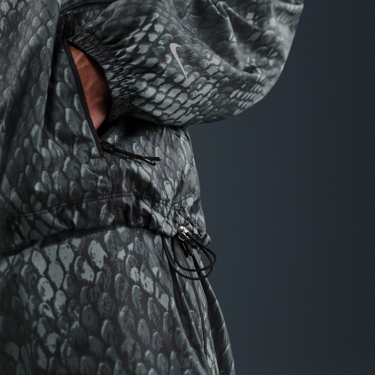 Kobe Bryant Woven Jacket - Black/Reflective Silver IB2704-010