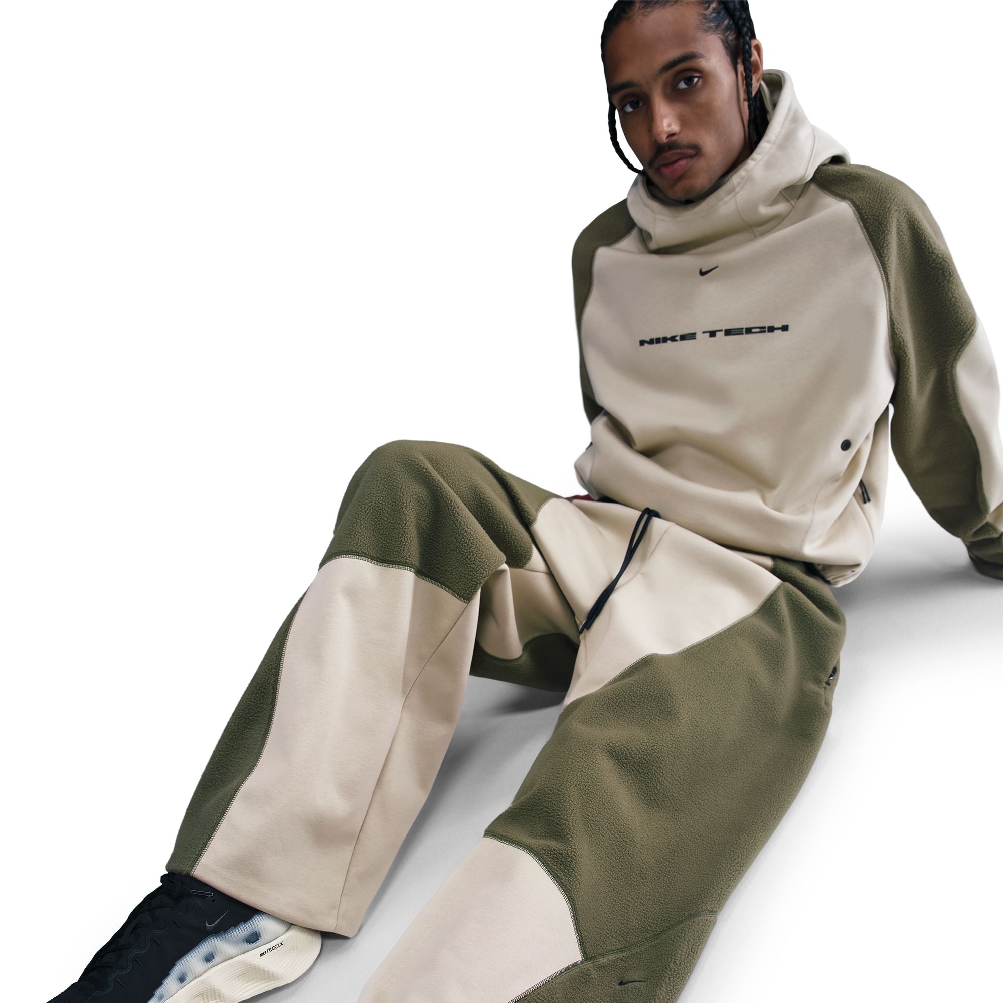 tech fleece khaki