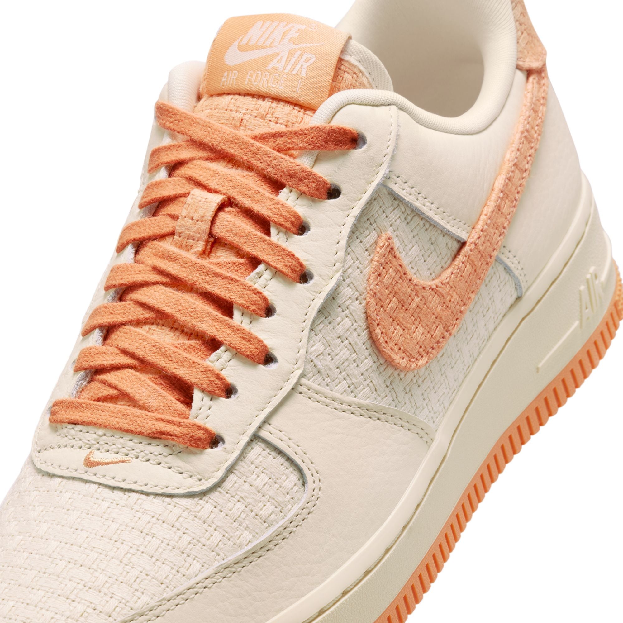 Nike W Air Force 1 '07 - Coconut Milk/Copper Moon/Desert Nike W Air Force 1 '07 - Coconut Milk/Copper Moon/Desert