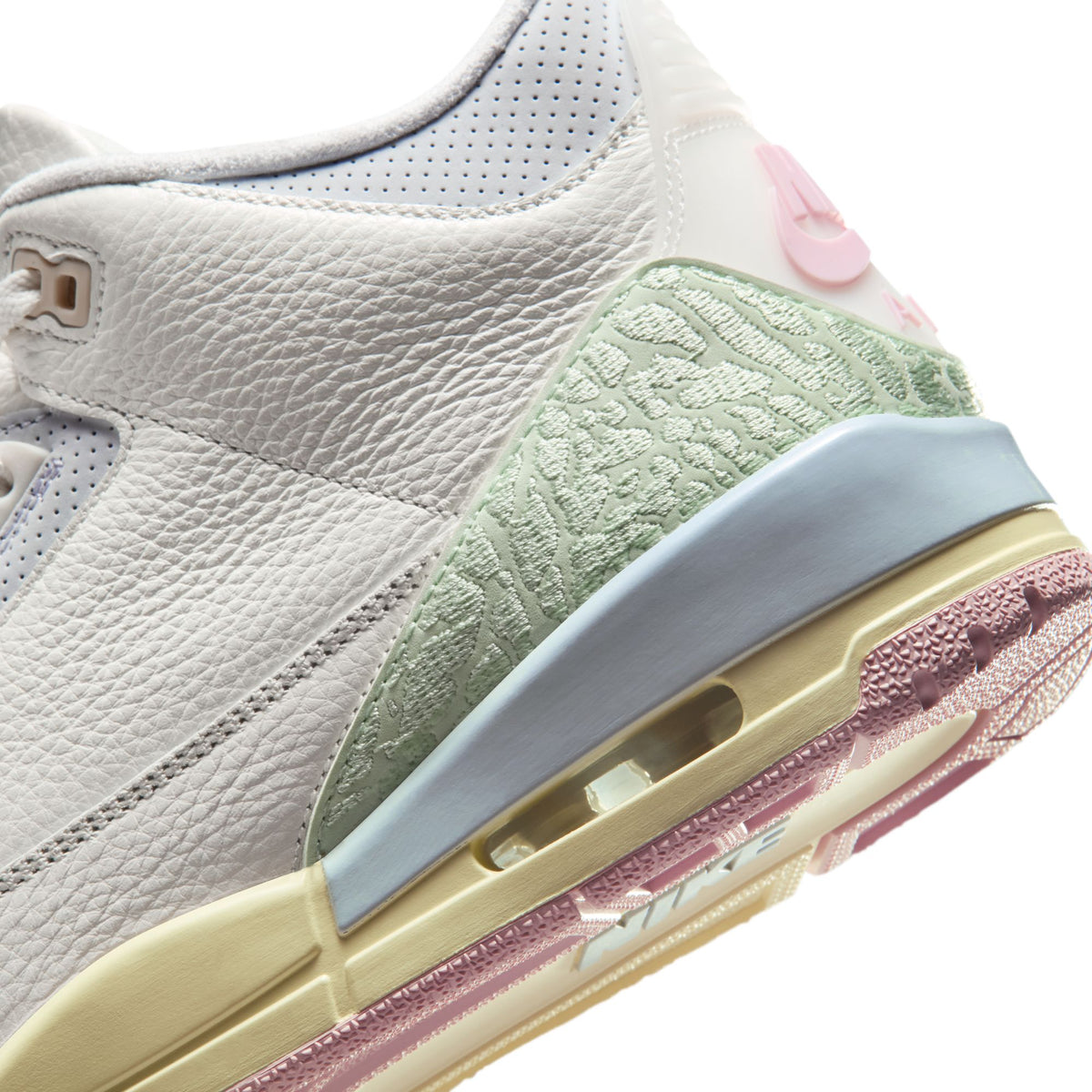 Air Jordan 3 Retro Sail/Jade Aura/Aura/Iced Carmine IF4396-100