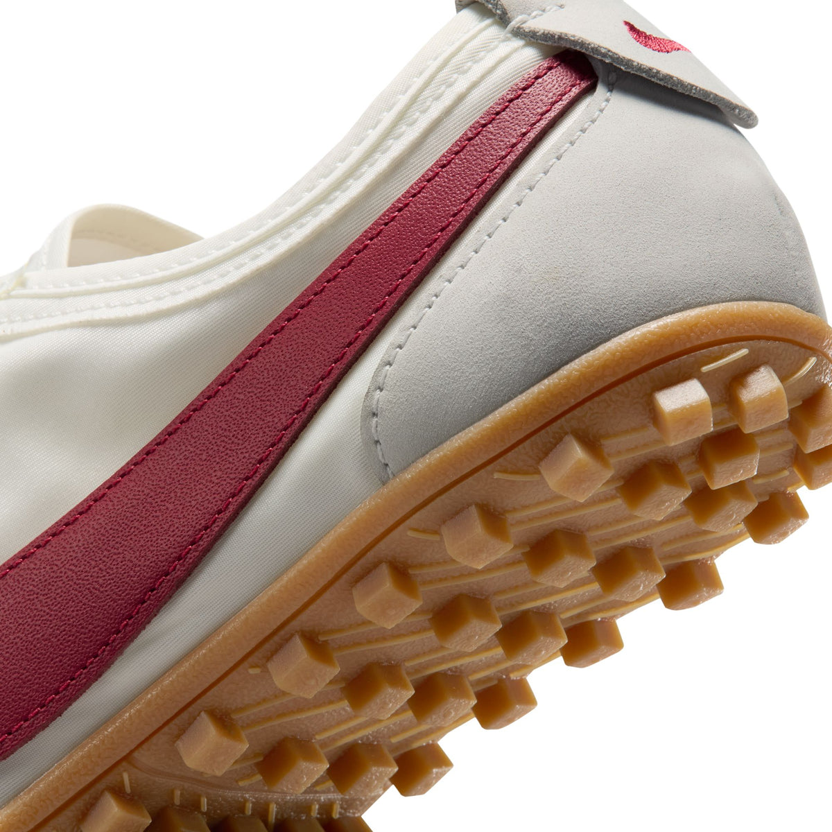 Nike W Moon Shoe OG SP Summit White/Team Crimson  II0407-100