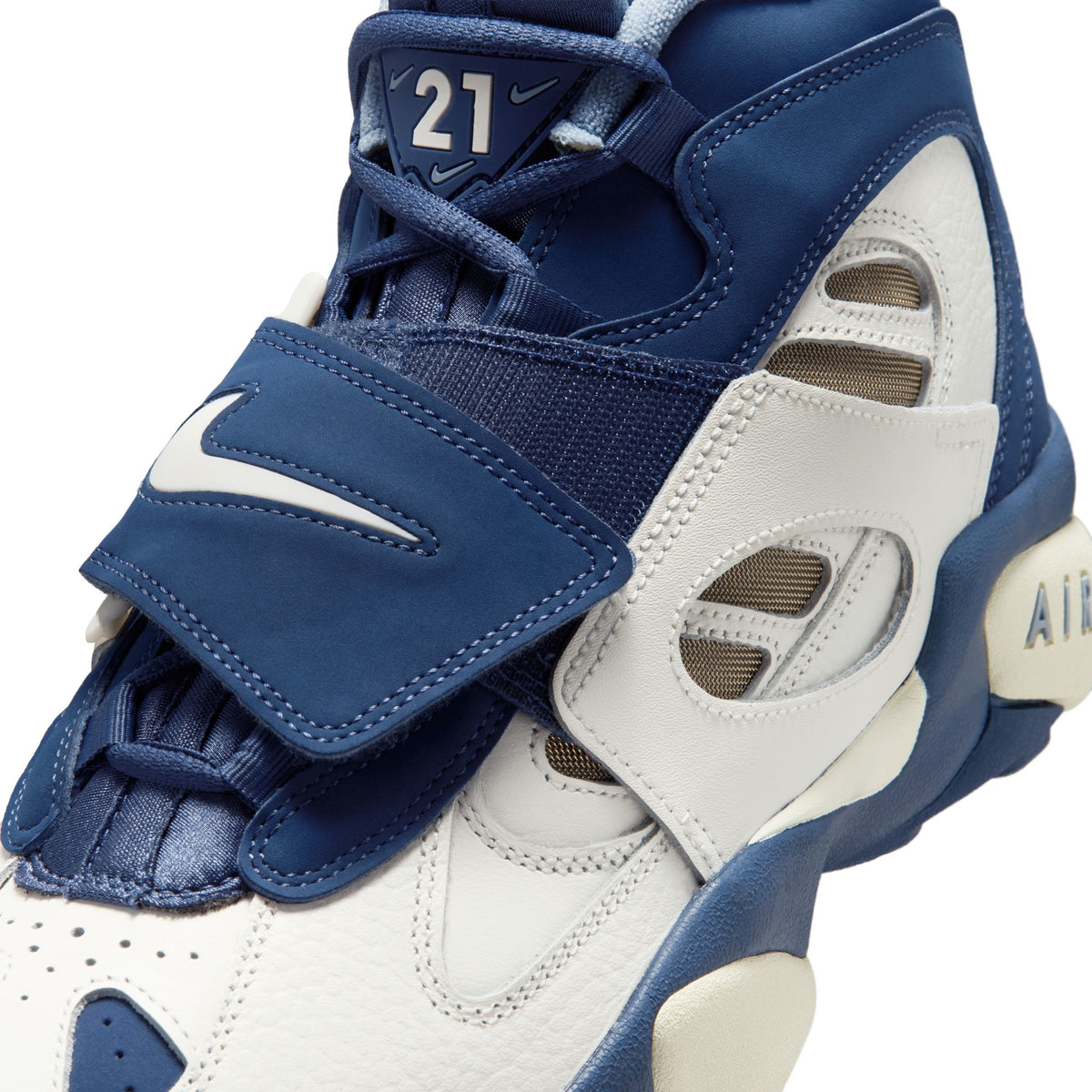 Air Diamond Turf II Sail/Mystic Navy/Blue Grey/Metallic Gold II7080-100 