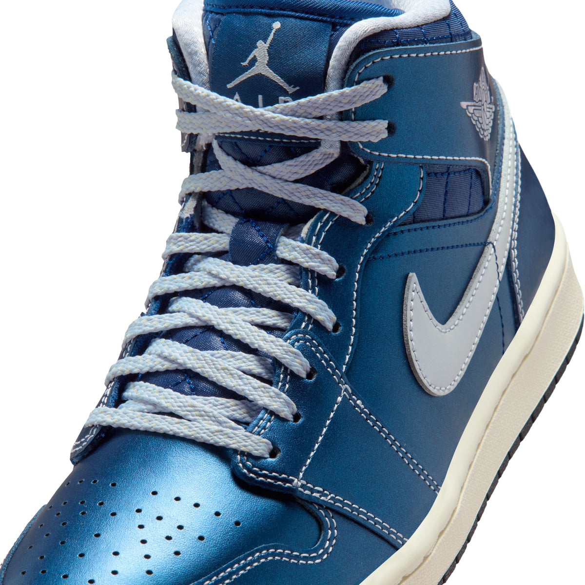 W Air Jordan 1 Mid SE Black/Ghost/Coconut Milk/Hot Lava Air Jordan 1 Mid SE IM5128-001